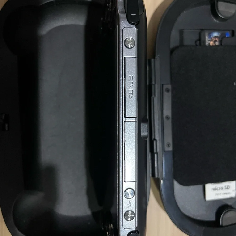 Sony play station vita  pch-1101 black color